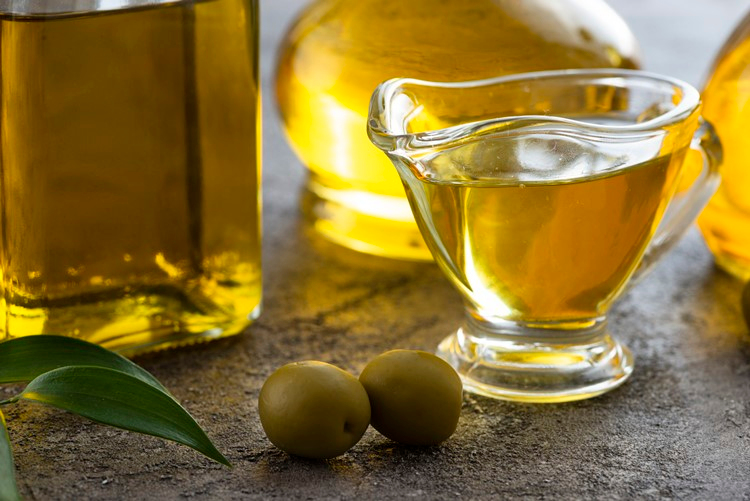 Yıkanmış Kıyafetten Yağ Lekesi Nasıl Çıkar?